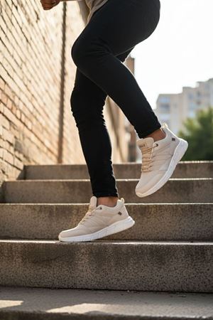 Boy Uzatan Gizli Topuk Bej Çizgili Erkek Spor Ayakkabı