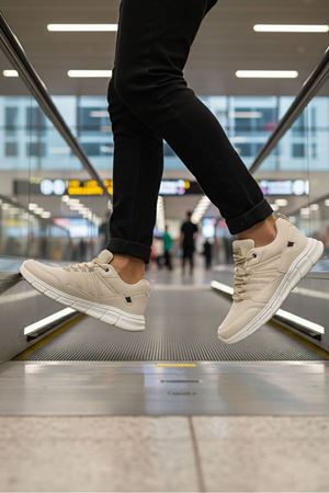 Boy Uzatan Gizli Topuk Bej Çizgili Erkek Spor Ayakkabı