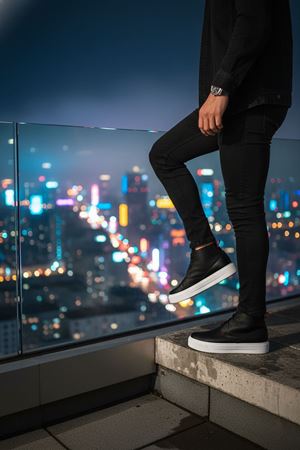 Boy Uzatan Gizli Topuk Spor Bot Model Yüksek Taban Siyah Beyaz Erkek Ayakkabı