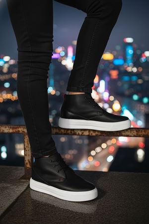 Boy Uzatan Gizli Topuk Spor Bot Model Yüksek Taban Siyah Beyaz Erkek Ayakkabı